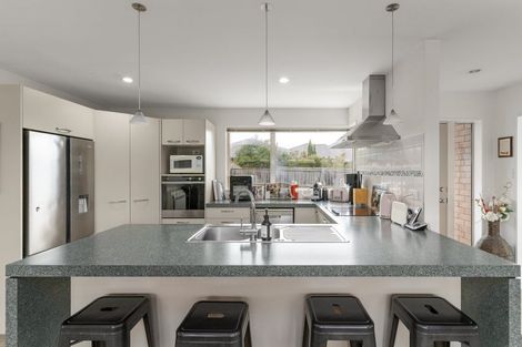 Photo of property in 27 Carradale Avenue, Broomfield, Christchurch, 8042