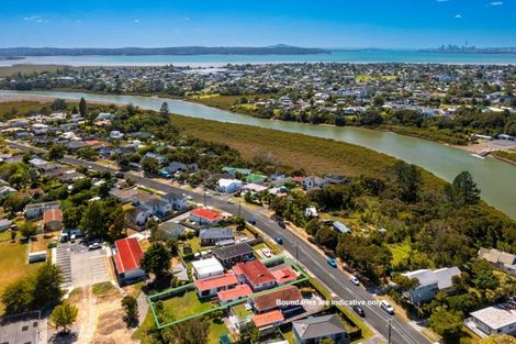 Photo of property in 134 Colwill Road, Massey, Auckland, 0614