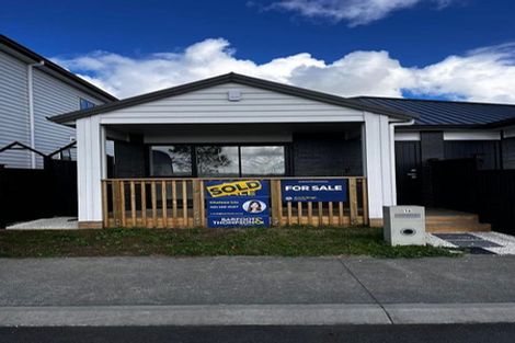 Photo of property in 14 Auranga Drive, Karaka, 2113