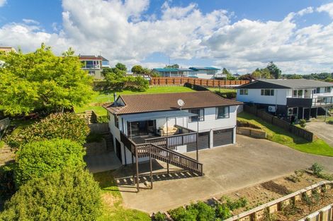 Photo of property in 25 Dingadee Street, Welcome Bay, Tauranga, 3112