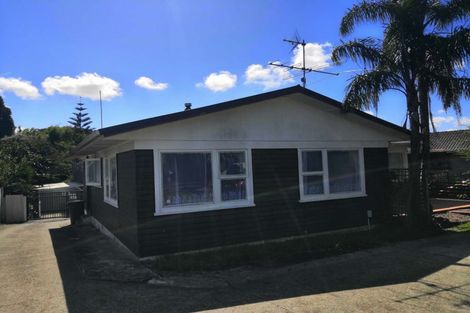Photo of property in 30 Kingdale Road, Henderson, Auckland, 0610