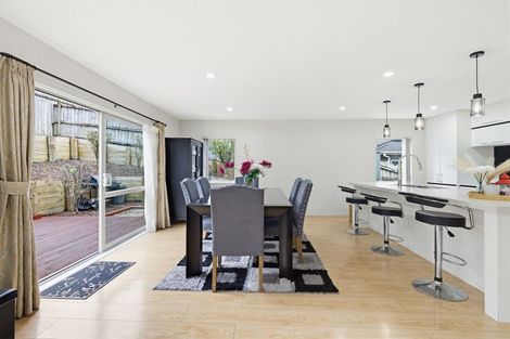 Photo of property in 21 San Prospero Crescent, Henderson, Auckland, 0612