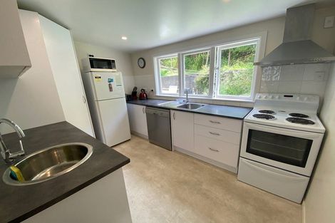 Photo of property in 2 Kopiko Way, Brooklyn, Wellington, 6021