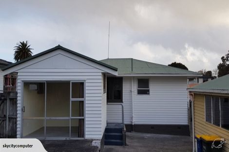 Photo of property in 15 Kotuku Street, Te Atatu Peninsula, Auckland, 0610