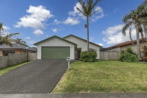 Photo of property in 6 Reybert Place, Massey, Auckland, 0614