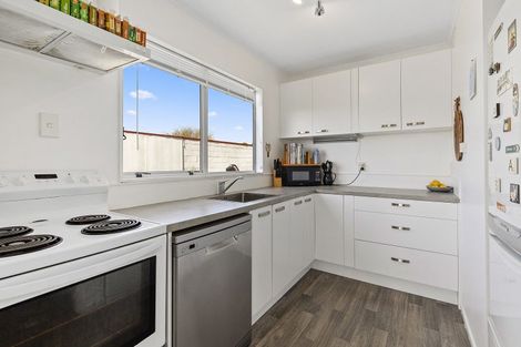 Photo of property in 10f2 Downing Street, Crofton Downs, Wellington, 6035