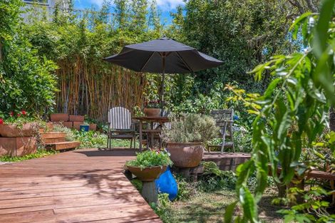 Photo of property in 275 Don Buck Road, Massey, Auckland, 0614