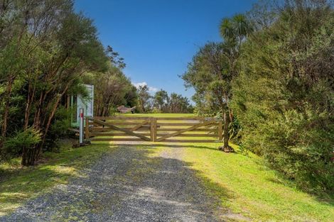 Photo of property in 106a Horongaherehere Row, Te Rerenga, Coromandel, 3582