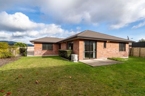 Photo of property in 52 Sunstone Crescent, Brown Owl, Upper Hutt, 5018