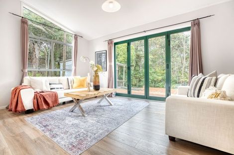 Photo of property in 32 Outlook Road, Greenhithe, Auckland, 0632