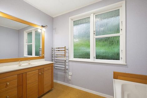 Photo of property in 98 Severn Street, Island Bay, Wellington, 6023
