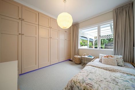 Photo of property in 71 Severn Street, Island Bay, Wellington, 6023