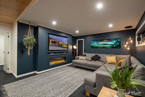 Photo of property in 8 Fenwick Crescent, Wallaceville, Upper Hutt, 5018