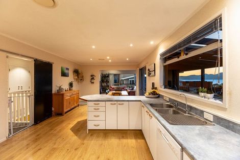 Photo of property in 12b Kohutuhutu Road, Raumati Beach, Paraparaumu, 5032