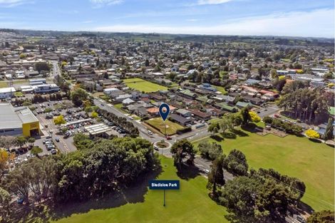 Photo of property in 77 Queen Street, Pukekohe, 2120