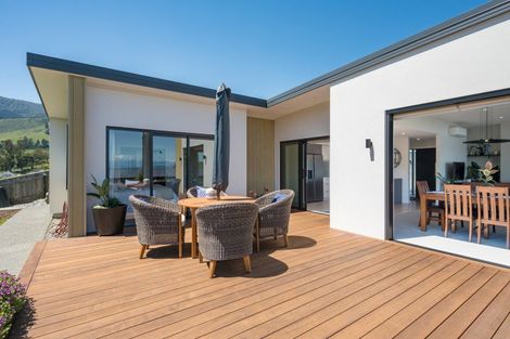 Photo of property in 18 Hill Tops Way, Stoke, Nelson, 7011