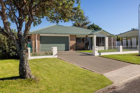 Photo of property in 81 Romana Crescent, Papamoa Beach, Papamoa, 3118