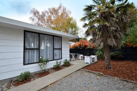 Photo of property in 33 Seymour Street, Hornby, Christchurch, 8042