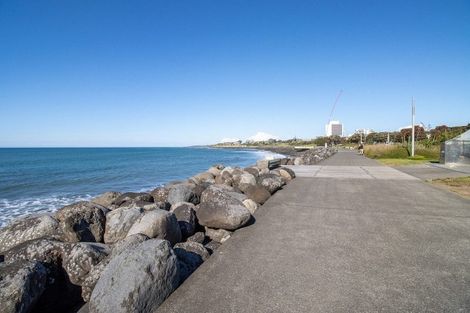 Photo of property in Devonport Apartments, 21/127 Saint Aubyn Street, New Plymouth, 4310