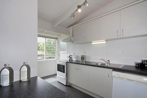 Photo of property in 21 Rimu Street, New Lynn, Auckland, 0600