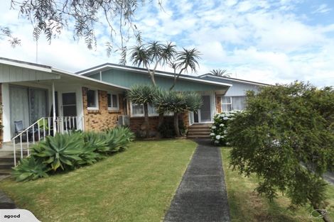 Photo of property in 2/7 Queen Street, Papakura, 2110