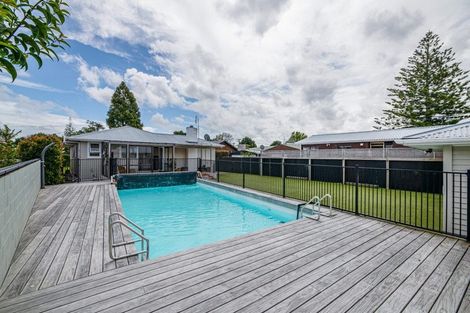 Photo of property in 13 Peachgrove Road, Te Atatu Peninsula, Auckland, 0610