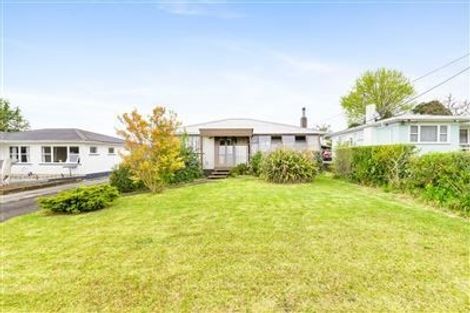 Photo of property in 3 Rewarewa Road, Te Atatu Peninsula, Auckland, 0610