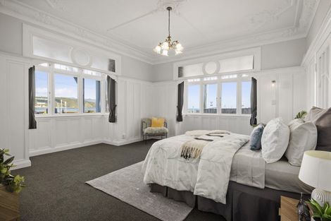 Photo of property in 212 Queens Drive, Lyall Bay, Wellington, 6022