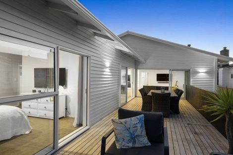 Photo of property in 3 Kitchener Terrace, Moturoa, New Plymouth, 4310
