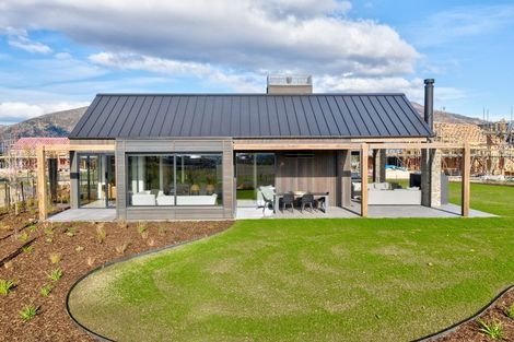 Photo of property in 16 Mccaw Mews, Wanaka, 9305