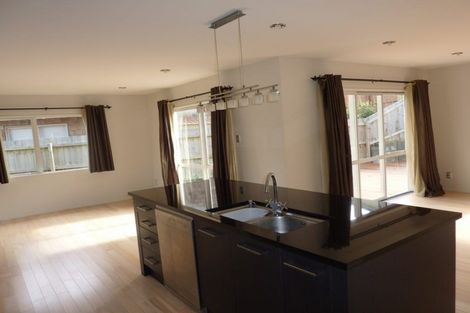 Photo of property in 10 Catlins Place, Fairview Heights, Auckland, 0632