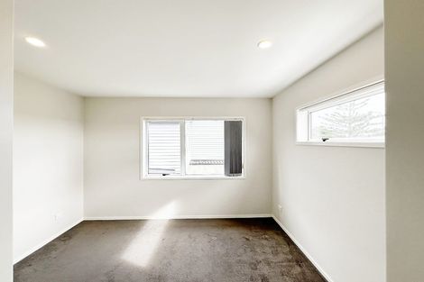 Photo of property in 4 Ruhanui Lane, Pakuranga Heights, Auckland, 2010