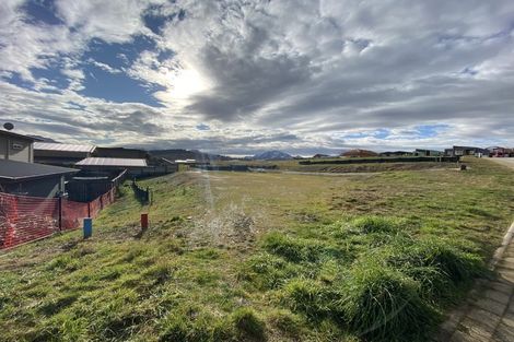 Photo of property in 9 Mcleod Avenue, Wanaka, 9305