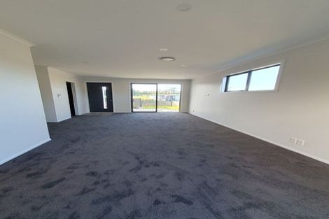 Photo of property in 1 Koreke Close, Kenepuru, Porirua, 5022