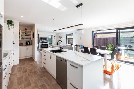 Photo of property in 3 Pierce Street, Marshland, Christchurch, 8083