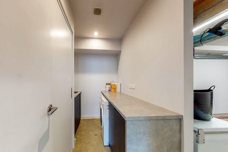 Photo of property in 306b Queens Drive, Lyall Bay, Wellington, 6022