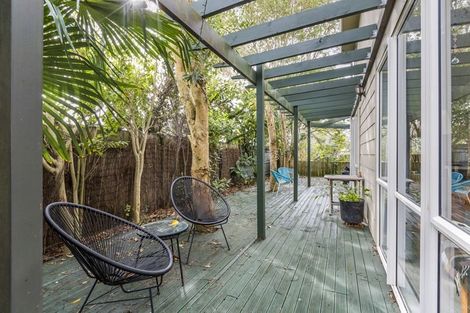 Photo of property in 18b Holiday Road, Stanmore Bay, Whangaparaoa, 0932