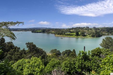 Photo of property in 39a Pohutukawa Avenue, Shelly Park, Auckland, 2014