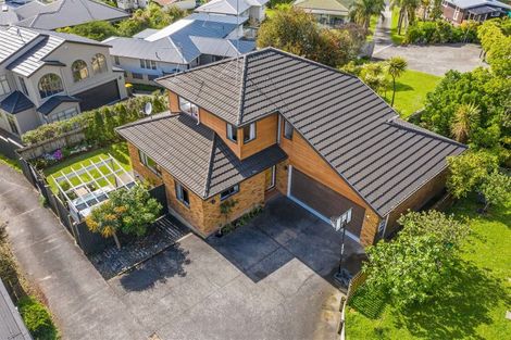 Photo of property in 121 Forrest Hill Road, Forrest Hill, Auckland, 0620