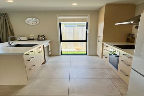 Photo of property in 27 Nicolau Avenue, Rolleston, 7615