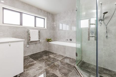 Photo of property in 6 Tapuwae Way, Mangere Bridge, Auckland, 2022