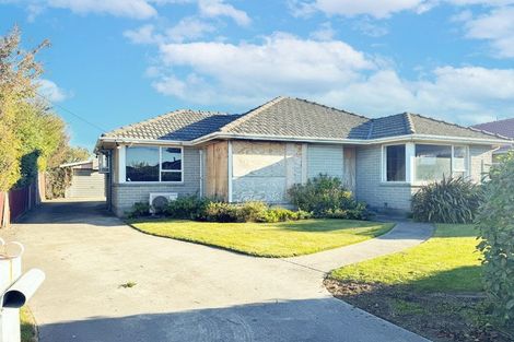 Photo of property in 17 Roberts Road, Hei Hei, Christchurch, 8042