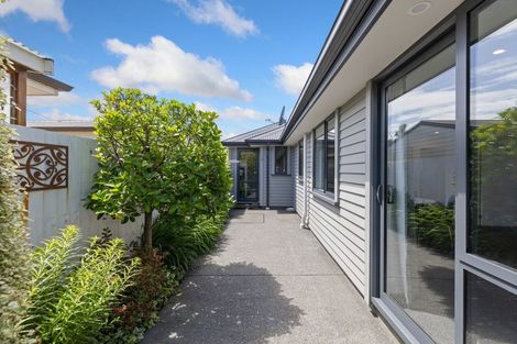 Photo of property in 72b Wilsons Road, Saint Martins, Christchurch, 8022