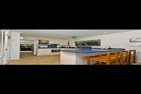 Photo of property in 13 King Richard Place, Browns Bay, Auckland, 0630