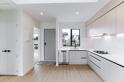 Photo of property in 10 Taiororua Avenue, Massey, Auckland, 0614