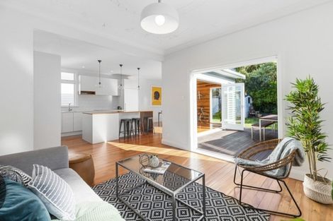 Photo of property in 72 The Parade, Island Bay, Wellington, 6023