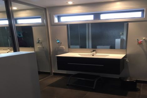 Photo of property in 52 Crofton Road, Harewood, Christchurch, 8051