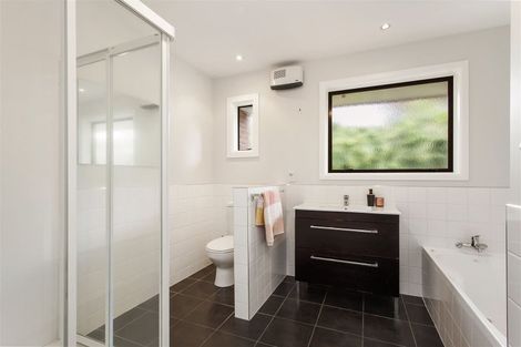 Photo of property in 12 Gleneagles Terrace, Ilam, Christchurch, 8053