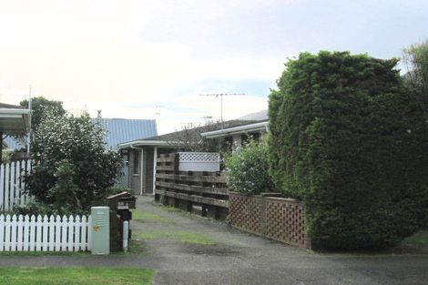 Photo of property in 56 Rewarewa Crescent, Waikanae, 5036