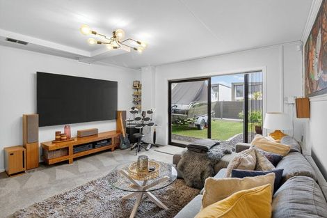 Photo of property in 16 Clyside Avenue, Half Moon Bay, Auckland, 2012